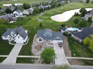 420 Pine Valley Dr, Bowling Green, OH