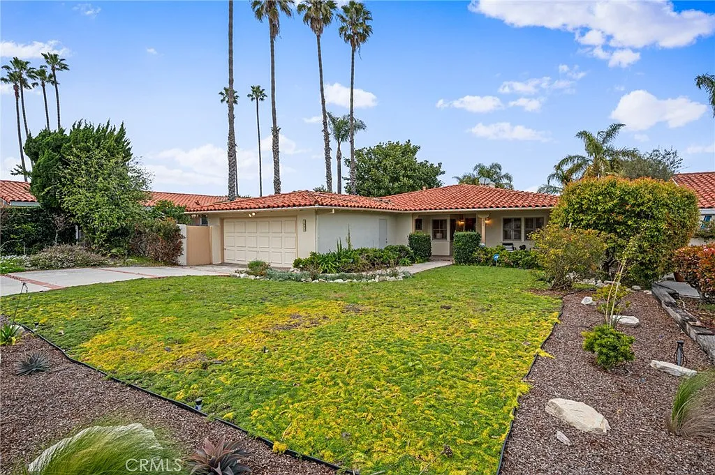 4 bed, 2032 sqft, $7,500 — Photo 4