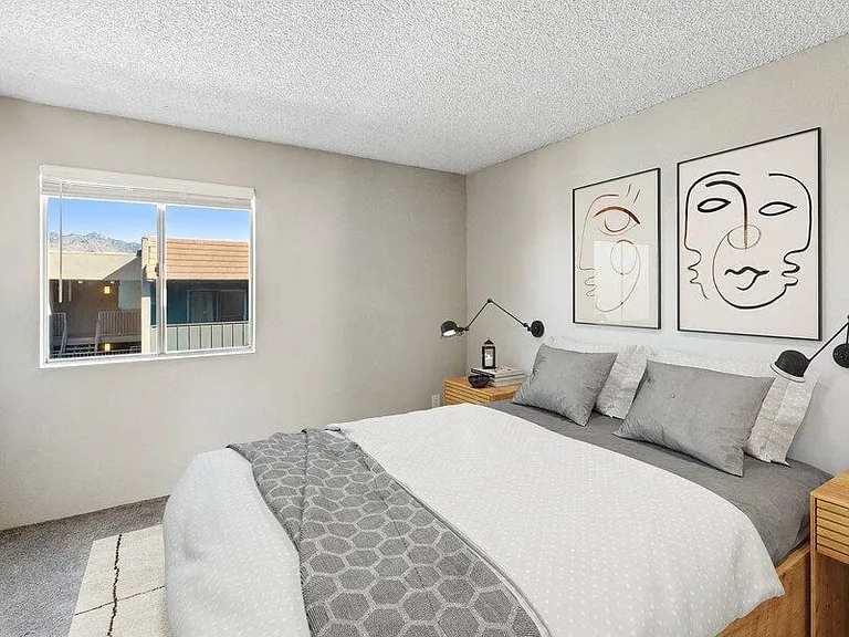 Tanque Verde Apartments — Photo 11