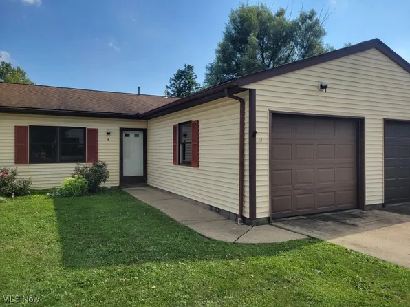 122 Royal Crest Dr Unit J, Seville, OH 44273