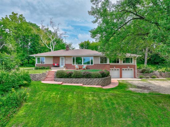 741 Fischer Cir, Stillwater, MN 55082