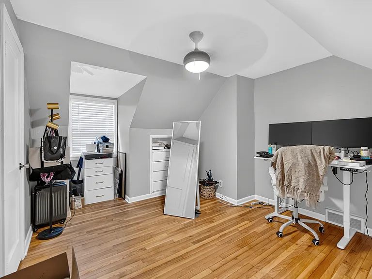 7237 Roe Ave — Photo 19