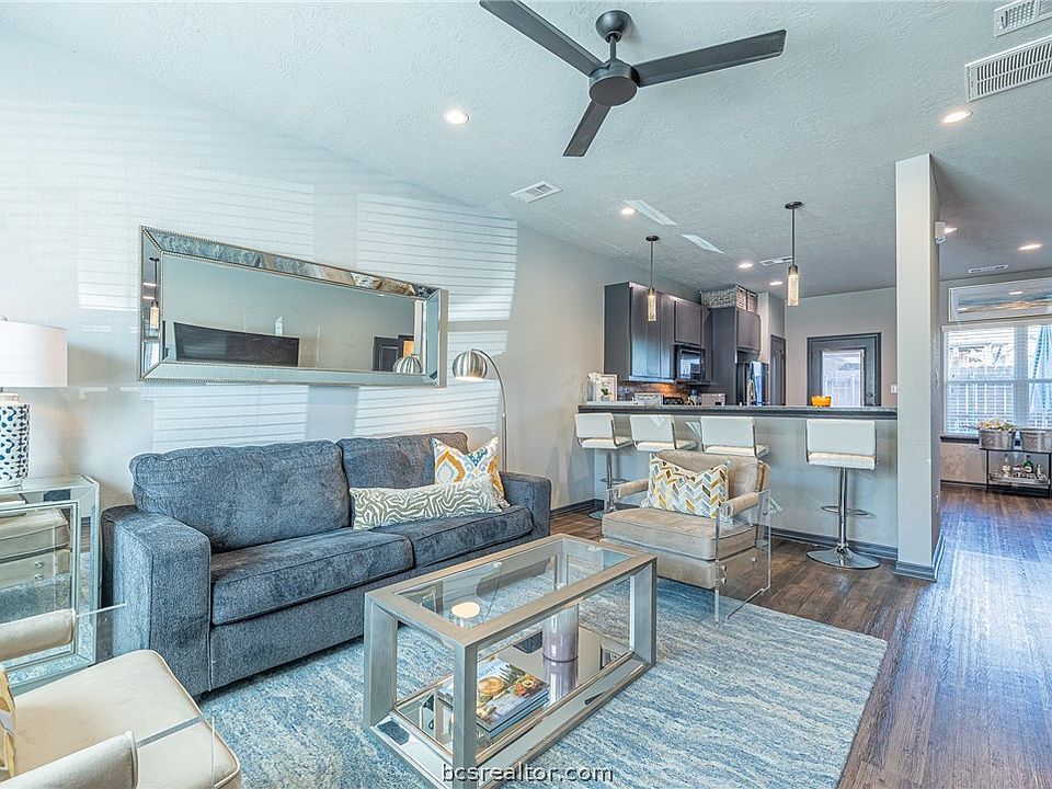 1st image of 1451 Associates Ave #204