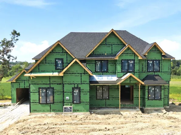 9620 Creekview Dr, Saint John, IN 46373