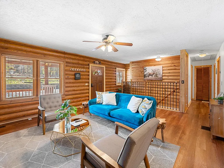 3463 Smithtown Rd — Photo 1