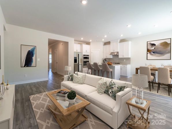 1531 Harper Landing Blvd, Stanley, NC 28164