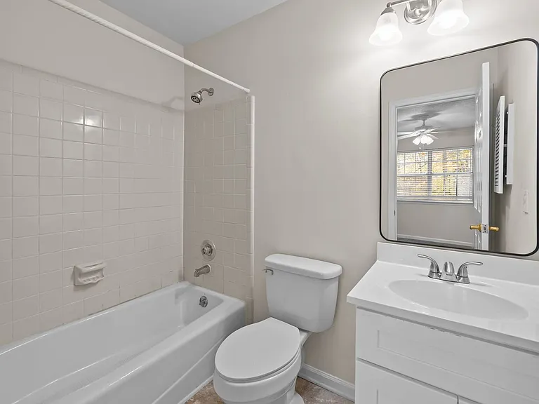 9024 Saint Thomas Ln — Photo 18