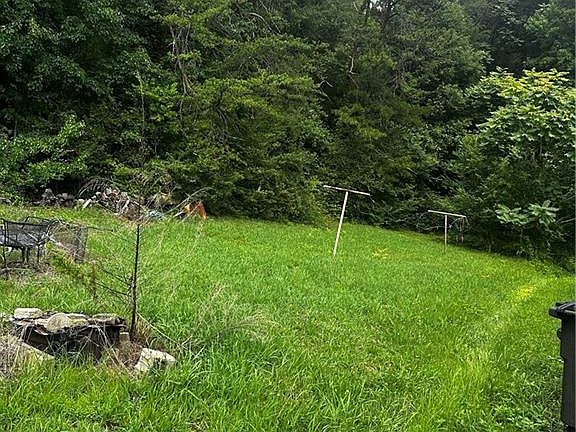 4th image of 1197 Meadowlark Dr