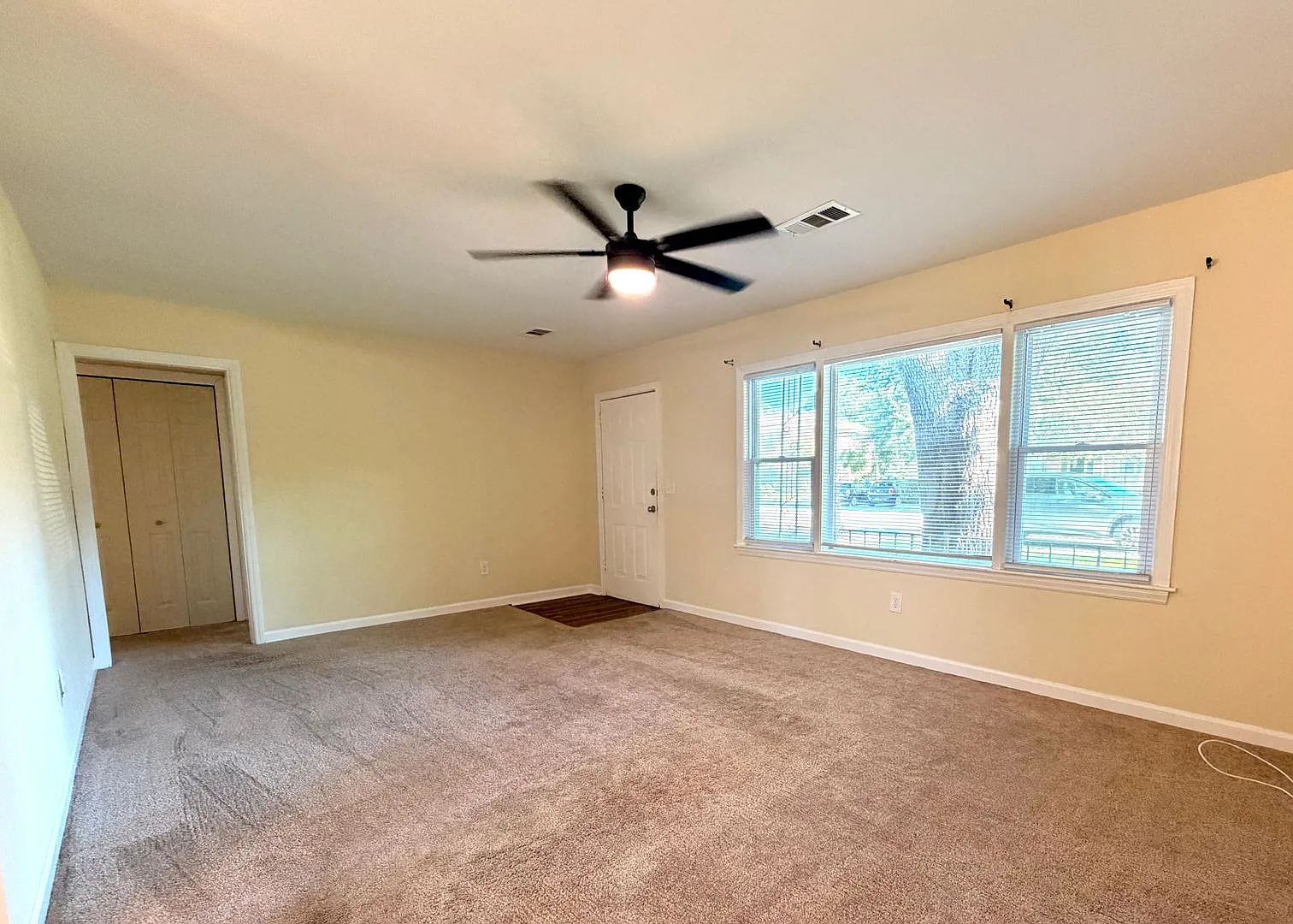 Move-In Ready South Windermere Duplex Updated Interior & Prime Location! — Photo 4