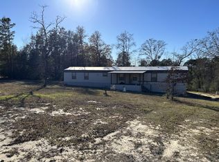 760 Charlie Garrett Rd, Defuniak Springs, FL 32435