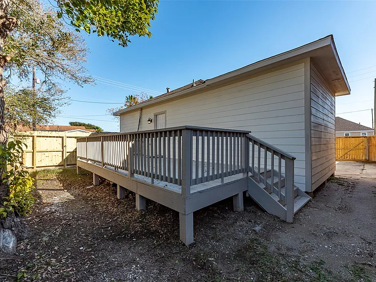 4302 Avenue R 1/2 — Photo 30