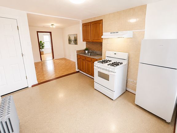 2nd image of 557 Myrtle Ave Floor 3