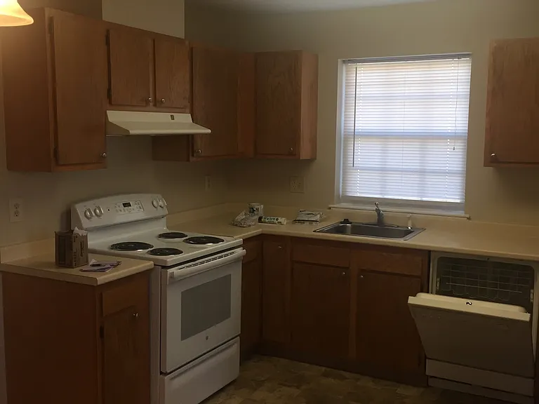 1 Woods Dr — Photo 2