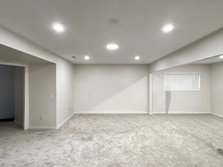 915 Huntclub Blvd — Photo 8