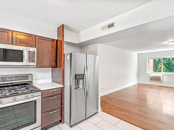 2nd image of 1610 W Jarvis Ave #D2
