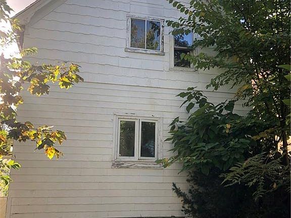 4th image of 251 Brinkman Ave