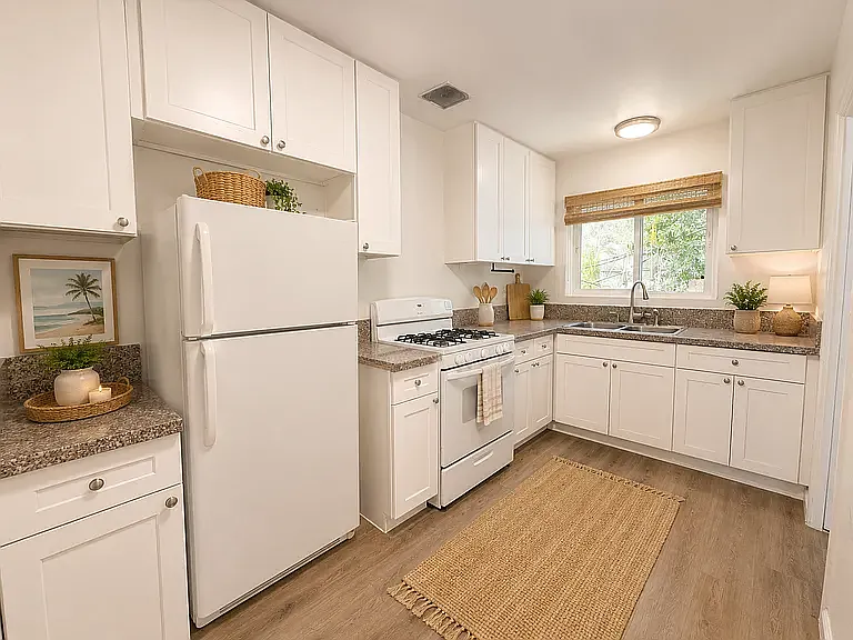 1803 N Gramercy Pl #11D — Photo 2