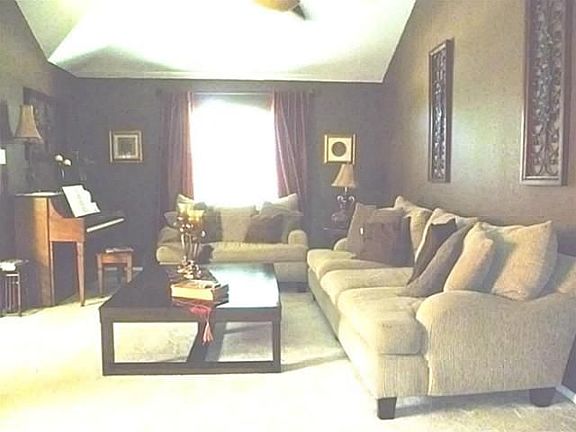 5th image of 1063 Valley Brook Ln
