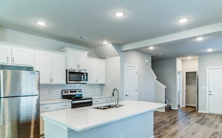 Brighton Park Apartments — Photo 9