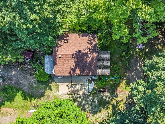 5th image of 1664 Woods Rd