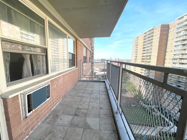 2940 West 5th Street image 23 of 28