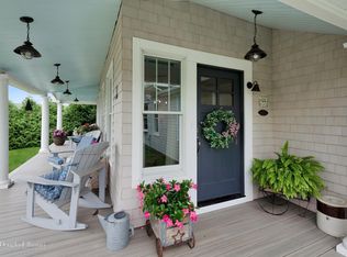 44 Canal Rd, Oakdale, NY 11769