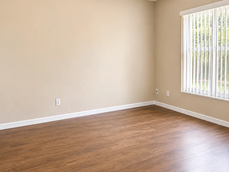560 Benton Dr — Photo 5