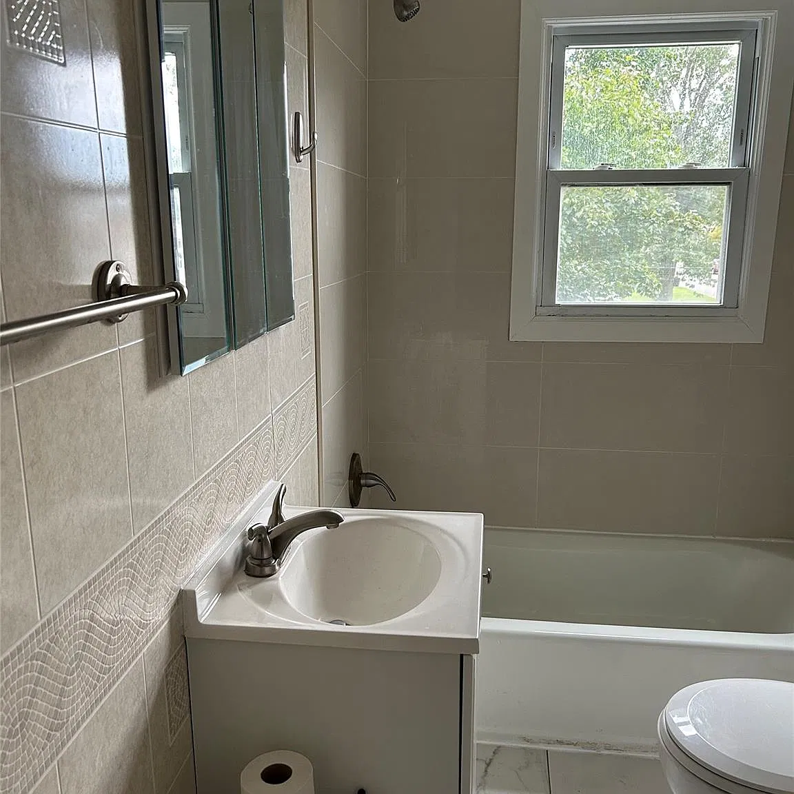 1 bed, 1654 sqft, $2,100 — Photo 2