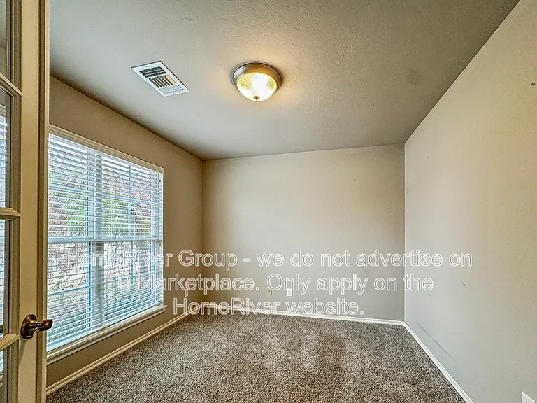 19221 Blanco Dr — Photo 5