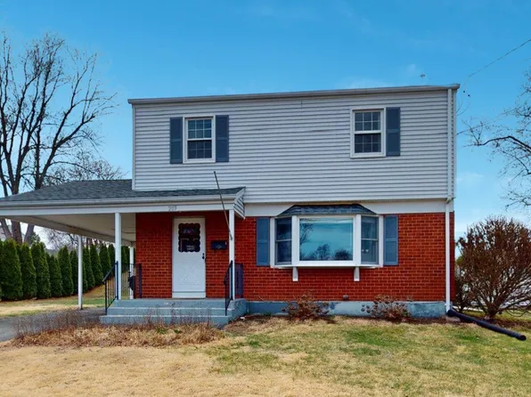 203 Green Manor Road, Enfield, CT 06082