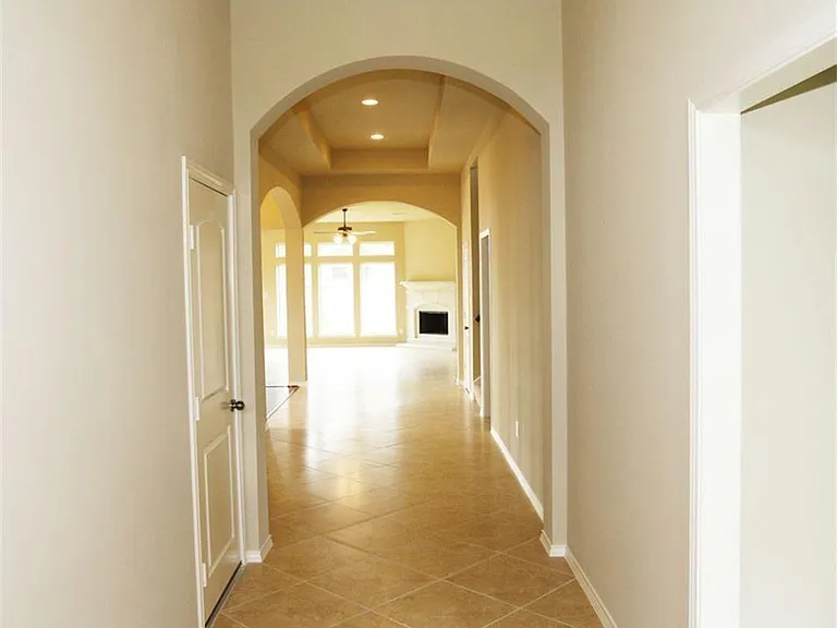 10318 Bellago Ln — Photo 2