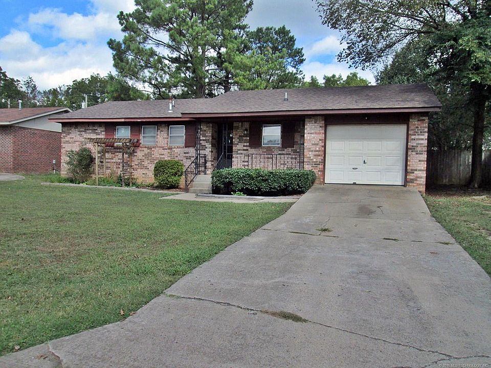 1st image of 315 Dogwood Dr