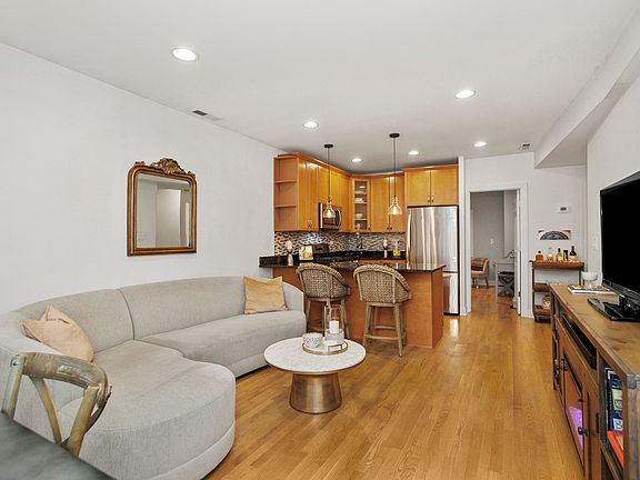 5th image of 4105 N Lawndale Ave Unit 101