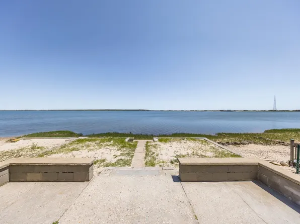154 E Shore Dr, Amagansett, NY 11930