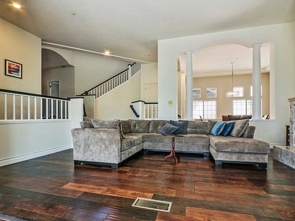 3rd image of 2831 Eaton Canyon Dr