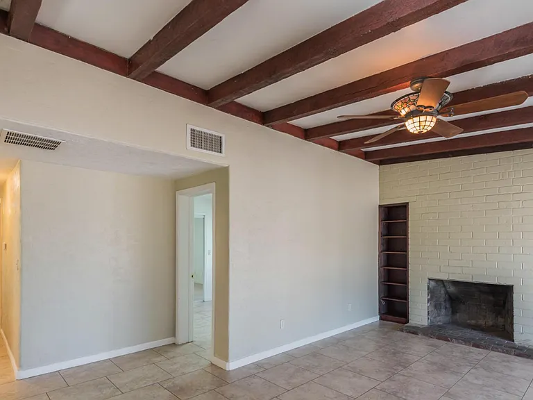 410 E. Waverly St. — Photo 6