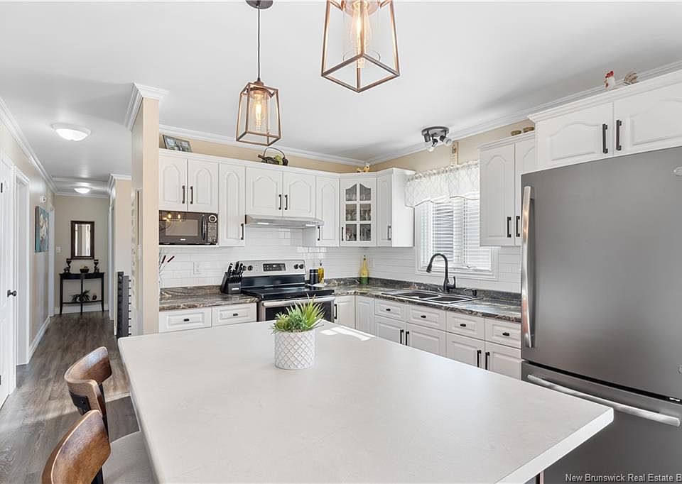 1st image of 42 Du Parc Rd