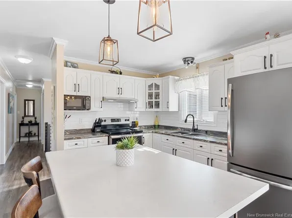 42 Du Parc Rd, Bouctouche, NB E4S 3C5