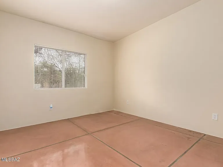 533 W San Xavier St — Photo 5