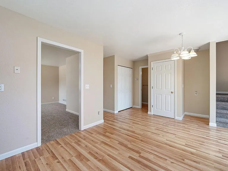 698 Eagle Dr — Photo 6