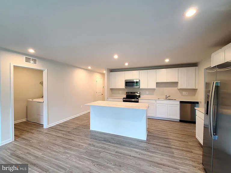 11 Holly Rd — Photo 4