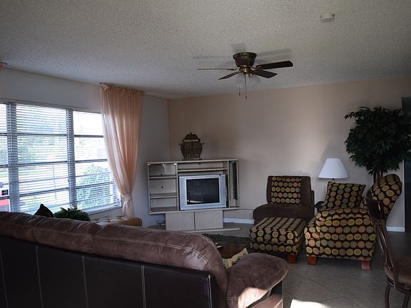 3rd image of 100 Bayview Ave #A