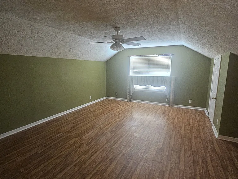 529 Forest Pointe Pl — Photo 13