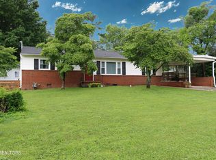 8025 Sharp Rd, Powell, TN 37849