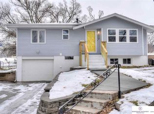 6913 S 50th St, Omaha, NE 68157