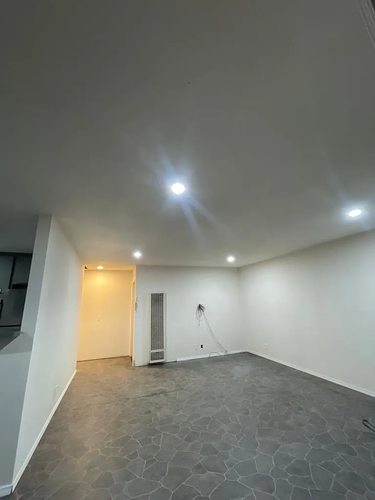 2 bed, 1200 sqft, $2,330 — Photo 2