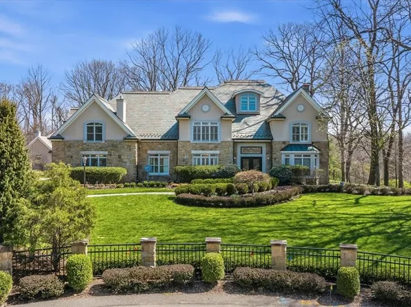 152 Peppergrass Rd, Baden, PA 15005