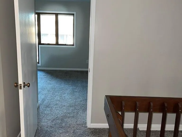 115 Beechnut St #G10 — Photo 5