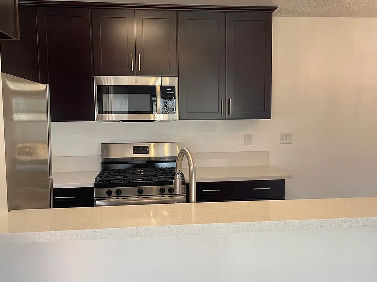 1125 Rexford Dr #12 — Photo 4