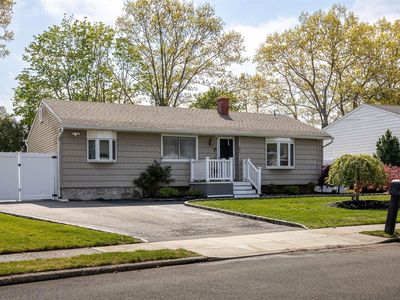 31 Norwalk Lane, Selden, NY, 11784
